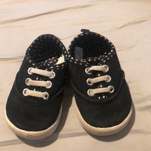 Baby grew out of these. Still has lots of life!